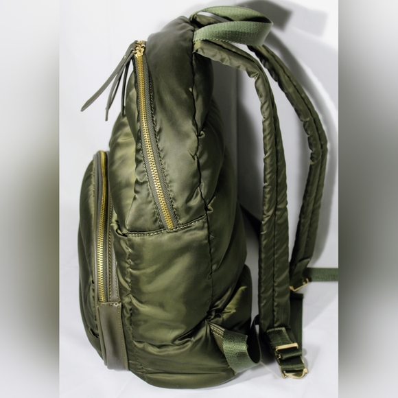 Urban Fit backpack, quilted design, great for small computers. EUC! - Picture 7 of 15